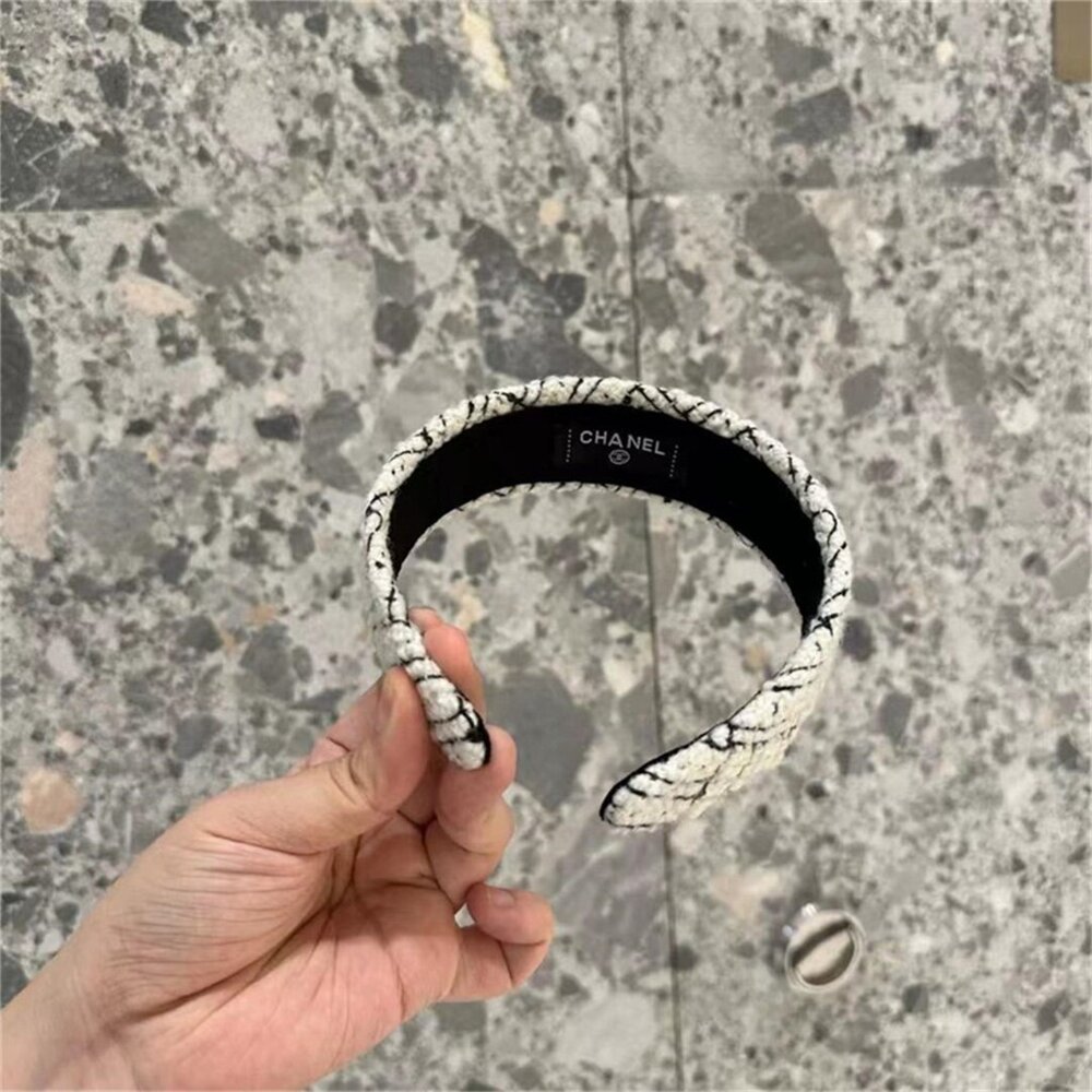 🫒Chanel 23rd new black and white color matching headband🫒 - Picture 4 of 4